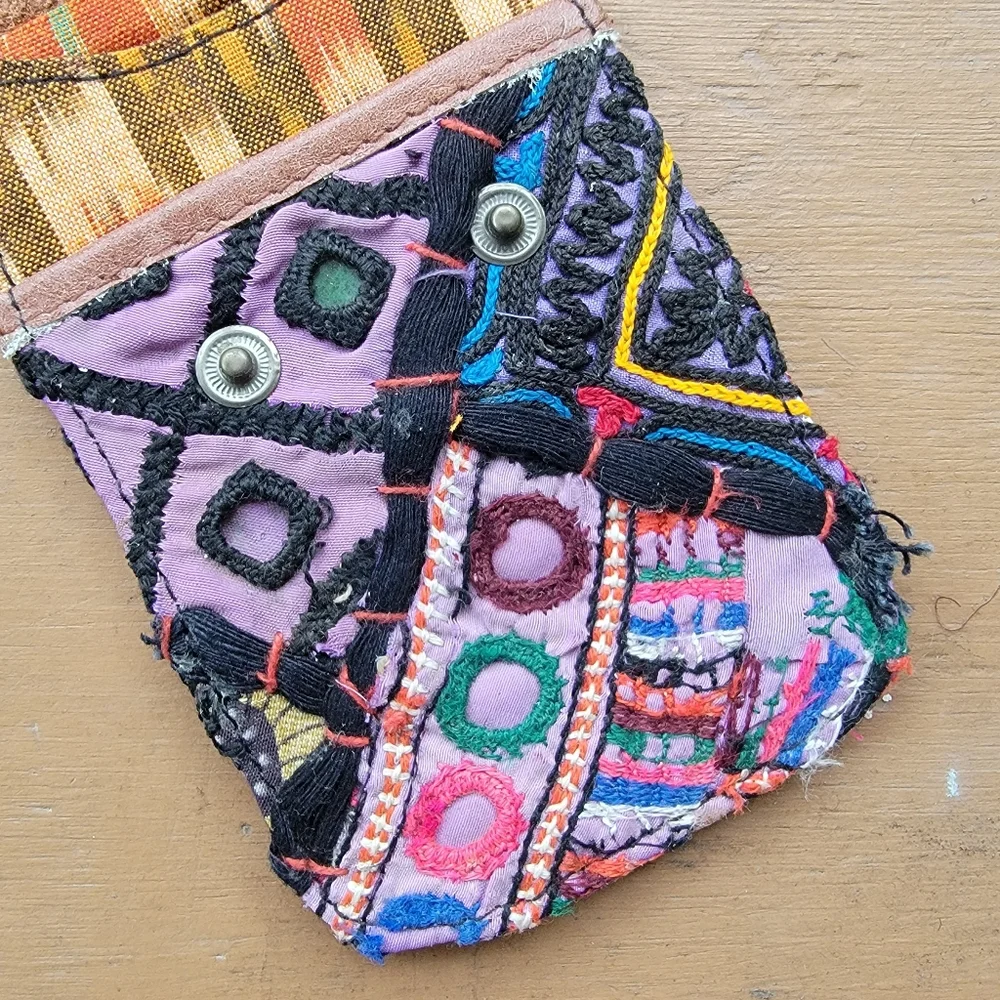 🌋👽 Free People Boho Embroidered Repurposed vtg banjara hippie Wallet card case - Picture 6 of 16